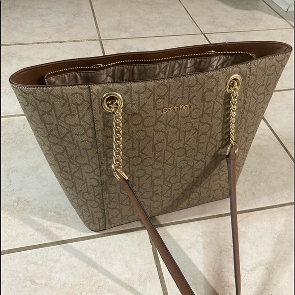 Calvin Klein Handbags - Brand New Calvin Klein Tote Bag 10/10 Condition